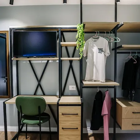 לינה וארוחת בוקר Karma Chic&style 1 3*